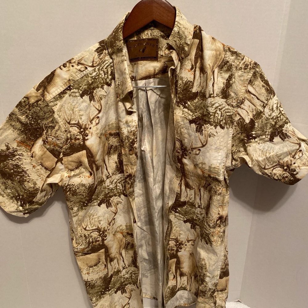 Men's Casual Deer print  Button Shirt Nature Print size M North River Outfitters